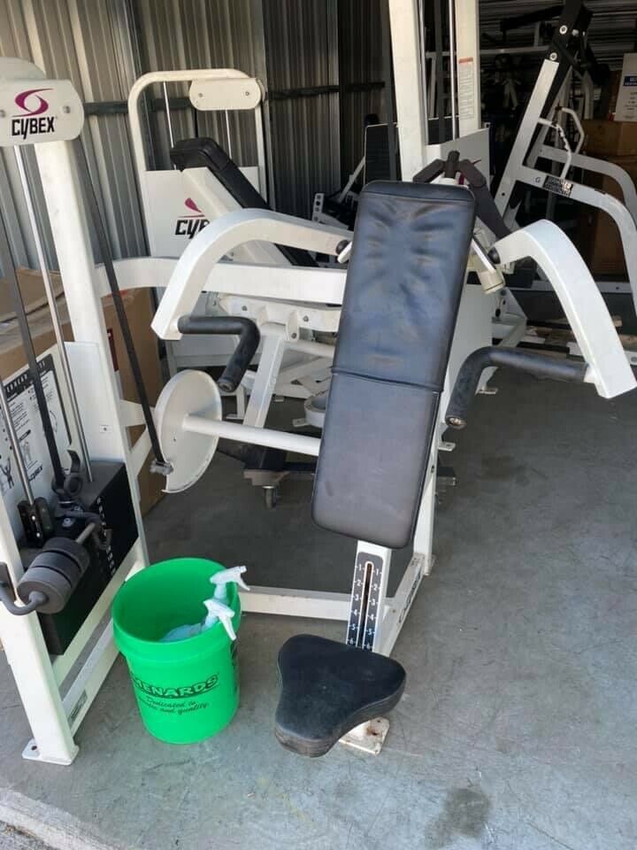 Cybex vr2 best sale chest press